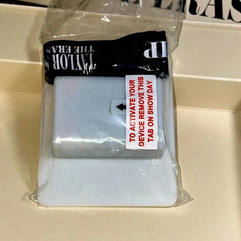 2023 TAYLOR SWIFT THE ERAS TOUR CONCERT OFFICIAL MERCH VIP FAN BOX & NWT T-SHIRT - Picture 13 of 16